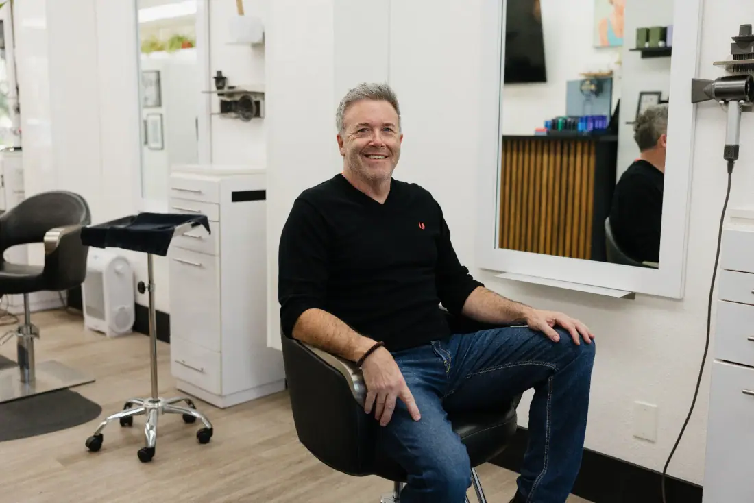 Jeffery Miller, Senior Colorist at angelajoneshair, Palm Springs